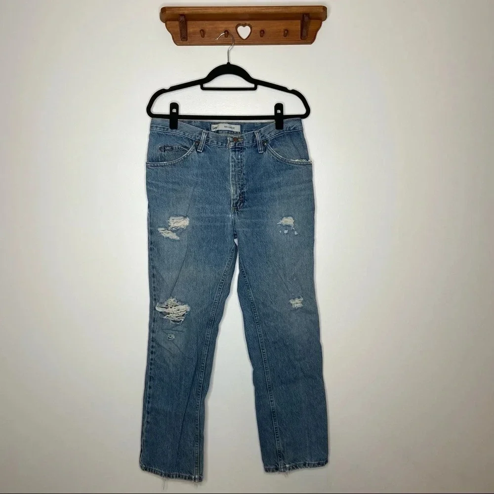 Lee | Regular Fit Medium Wash Distressed Jeans‎